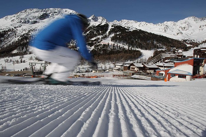 Ski warm up on Glocken ski run at Maso Corto/Kurzras