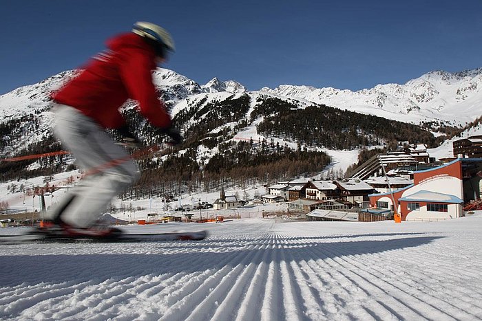 Glocken ski run in the village Maso Corto/Kurzras