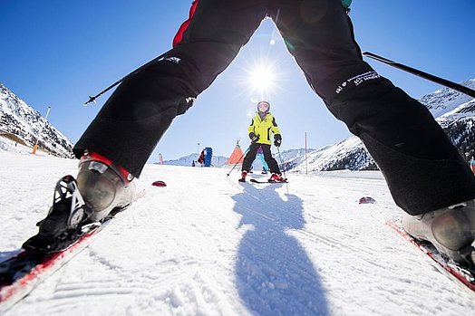 First experiences on the skis next to Glocken skilift